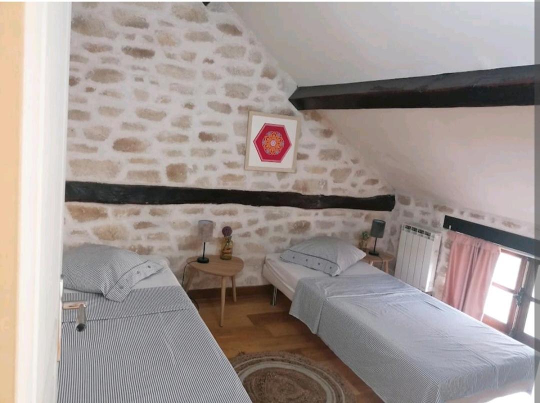 Le Charme De La Pierre Apartment Echarcon Bagian luar foto