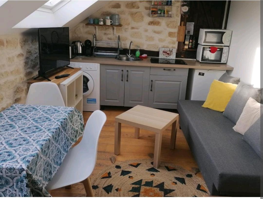 Le Charme De La Pierre Apartment Echarcon Bagian luar foto