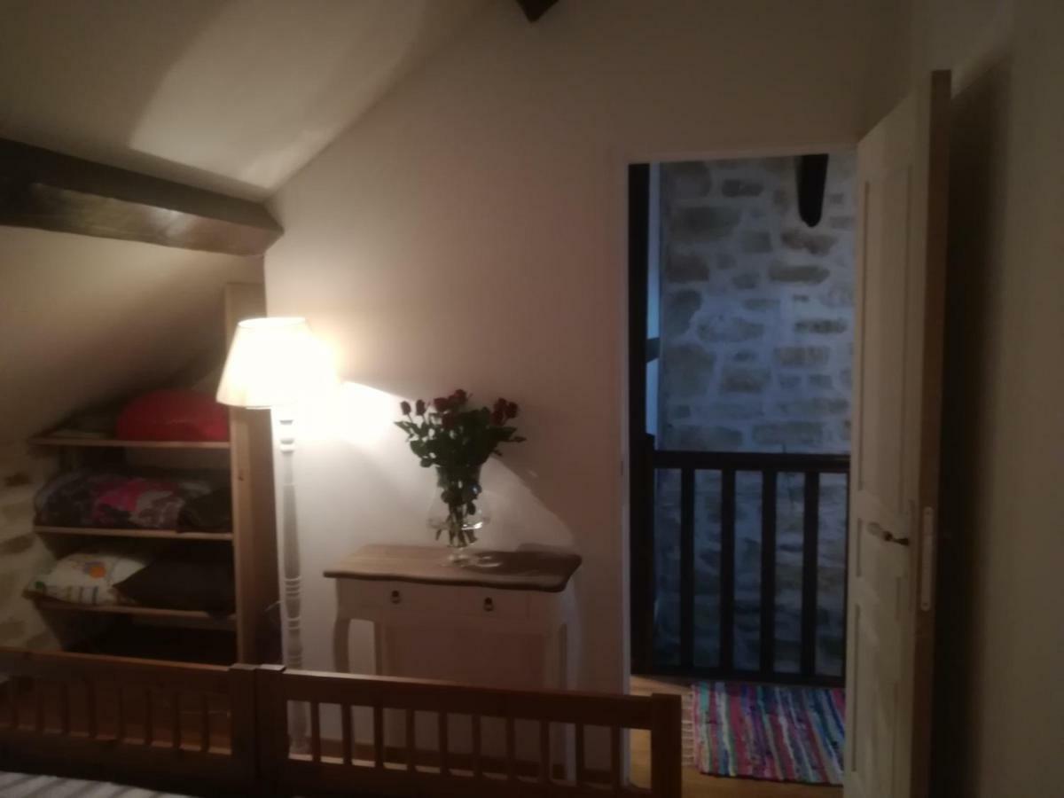 Le Charme De La Pierre Apartment Echarcon Bagian luar foto